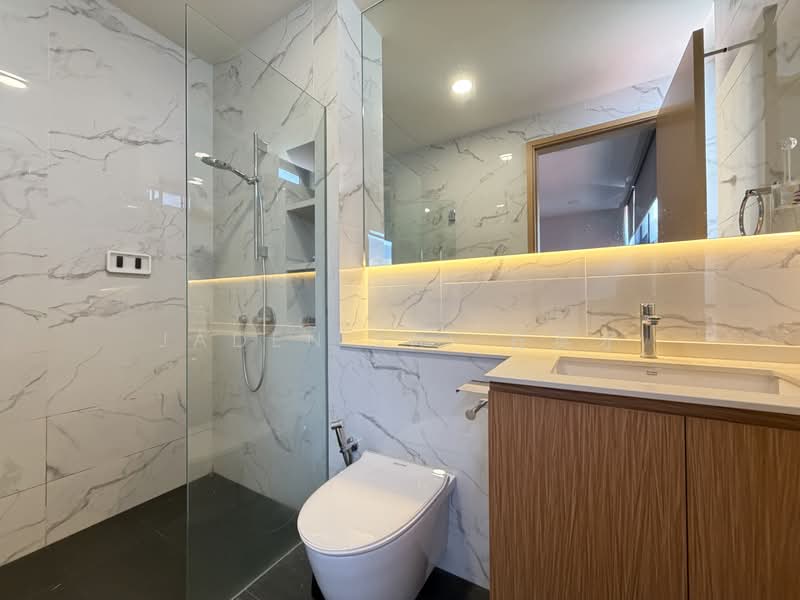 Solar Ready TOP 2023 Semi D in Lakme / Carmen / Tosca, Lakme / Carmen / Tosca, East Coast / Marine Parade, 5 Bedrooms, 7,545 sqft, Semi-Detached House For Sale, by Jaden Shi 石英才, 500230926 - Bathroom - PropertyGuru.com.sg