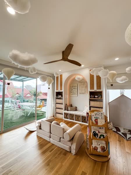 Serangoon Garden Estate, 42 Kingswear Avenue, 6 Bedrooms, 4,800 sqft, Semi-Detached House For Sale, by Lincoln Choo, 500230927 - Living Room - PropertyGuru.com.sg