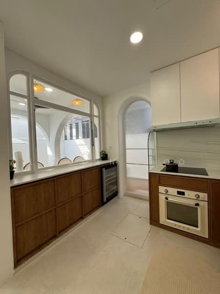 Serangoon Garden Estate, 42 Kingswear Avenue, 6 Bedrooms, 4,800 sqft, Semi-Detached House For Sale, by Lincoln Choo, 500230927 - Kitchen - PropertyGuru.com.sg