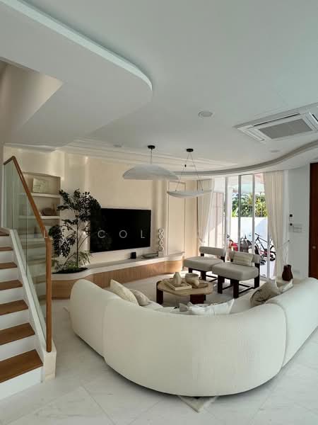 Serangoon Garden Estate, 42 Kingswear Avenue, 6 Bedrooms, 4,800 sqft, Semi-Detached House For Sale, by Lincoln Choo, 500230927 - Living Room - PropertyGuru.com.sg