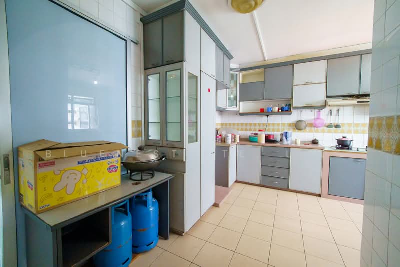 831 Jurong West Street 81, 831 Jurong West Street 81, 4 Bedrooms, 1,571 sqft, HDB Flat For Sale, by KENNETH CHUA, 500230928 - Kitchen - PropertyGuru.com.sg