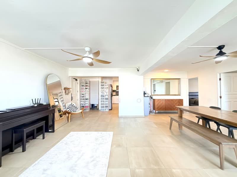 54 Kent Road, 54 Kent Road, 3 Bedrooms, 1,313 sqft, HDB Flat For Sale, by WeiPin Oon, 500230930 - Living Room - PropertyGuru.com.sg