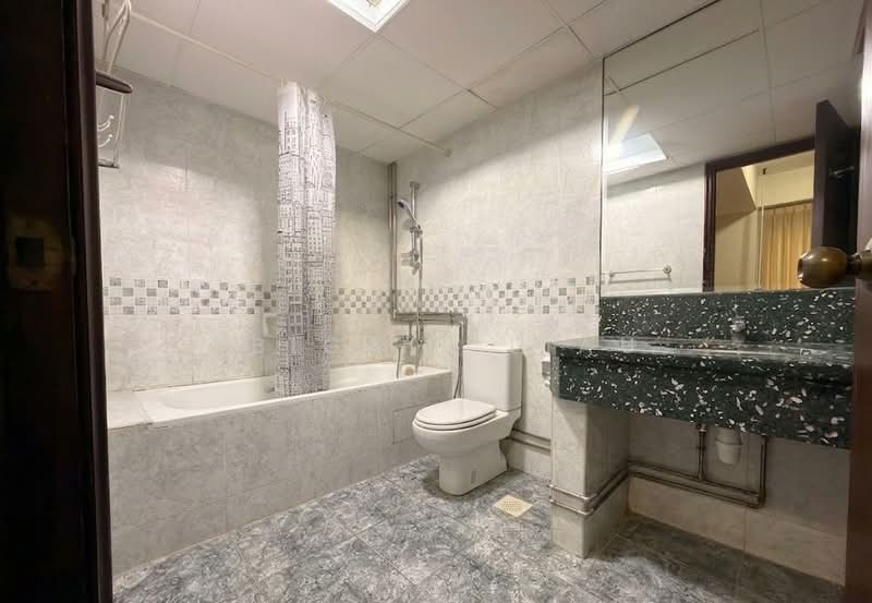 UE Square, 207 River Valley Road, 2 Bedrooms, 926 sqft, Condominium For Sale, by Abigail Liau, 500230939 - Bathroom - PropertyGuru.com.sg