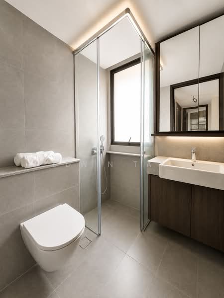 CHEAP! 999 YEARS LEASEHOLD! NEAR MRT!, Hougang / Punggol / Sengkang, 3 Bedrooms, 1,012 sqft, Condominium For Sale, by Edwin Tan, 500230940 - Bathroom - PropertyGuru.com.sg