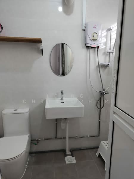 860 Yishun Avenue 4, 860 Yishun Avenue 4, 3 Bedrooms, 925 sqft, HDB Flat For Rent, by Leong Christopher, 500230943 - Bathroom - PropertyGuru.com.sg