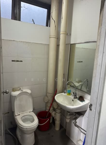 Mega@Woodlands, 39 Woodlands Close, Admiralty / Woodlands, 1,711 sqft, Light Industrial (B1) For Sale, by Eric Chua, 500230951 - Bathroom - CommercialGuru.com.sg