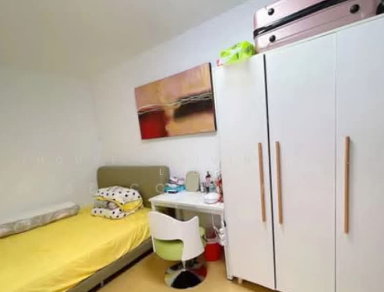 Orchard Towers, 1 Claymore Drive, Room Rental, 100 sqft, Condominium For Rent, by ling, 500230972 - Bedroom - PropertyGuru.com.sg