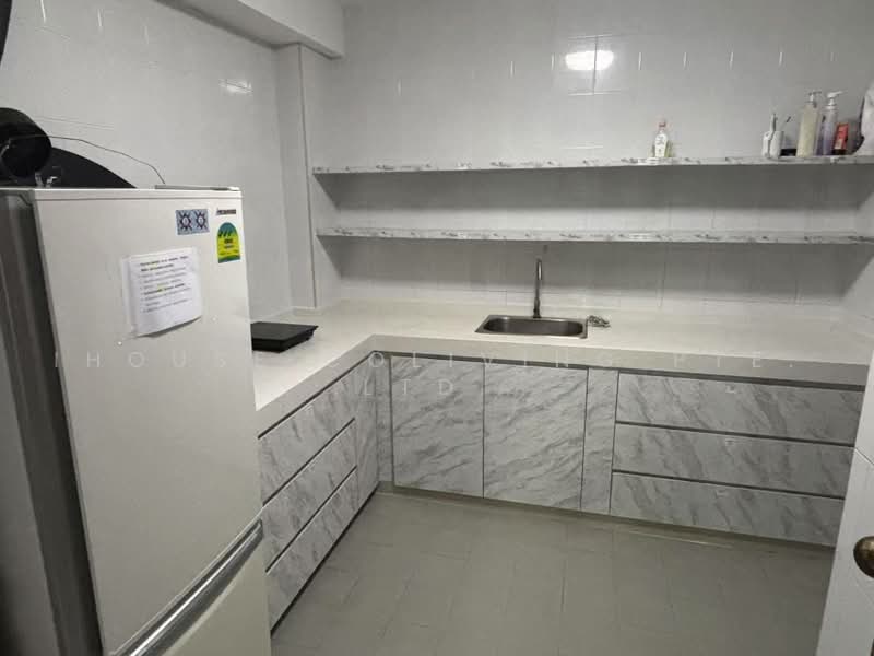 Guilin Court, 10 Geylang Lorong 26, Room Rental, 100 sqft, Condominium For Rent, by ling, 500230992 - Kitchen - PropertyGuru.com.sg