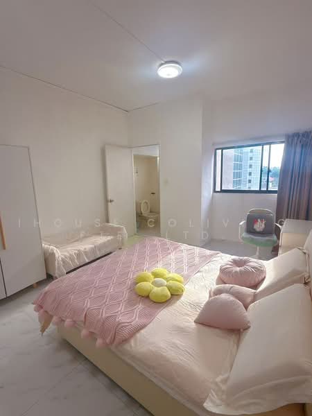 Orchard Towers, 1 Claymore Drive, Room Rental, 100 sqft, Condominium For Rent, by ling, 500230997 - Bedroom - PropertyGuru.com.sg