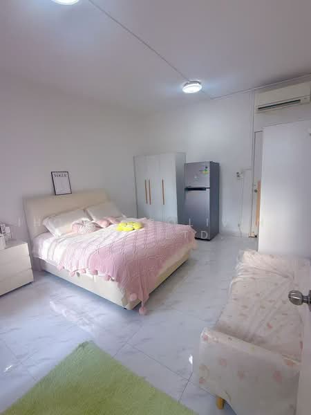 Orchard Towers, 1 Claymore Drive, Room Rental, 100 sqft, Condominium For Rent, by ling, 500230997 - Bedroom - PropertyGuru.com.sg