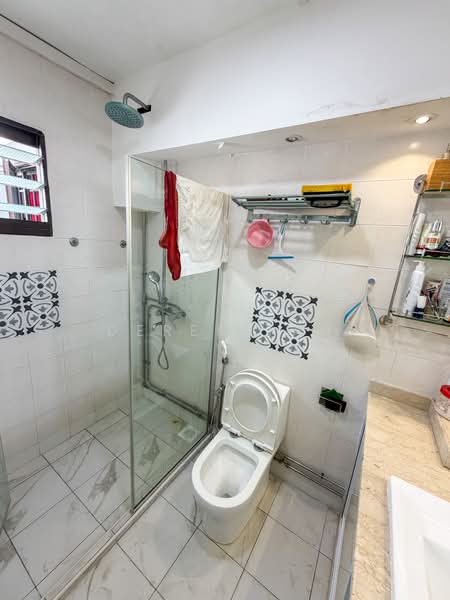 533 Bukit Panjang Ring Road, 533 Bukit Panjang Ring Road, Dairy Farm / Bukit Panjang / Choa Chu Kang, 4 Bedrooms, 1,302 sqft, HDB Flat For Sale, by Derek Tan, 500230998 - Bathroom - PropertyGuru.com.sg