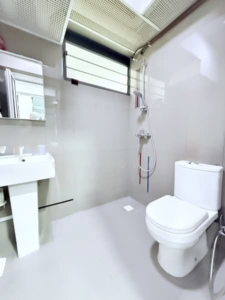 310C Punggol Walk, 310C Punggol Walk, 3 Bedrooms, 1,206 sqft, HDB Flat For Sale, by SQ Raudha, 500230999 - Bathroom - PropertyGuru.com.sg