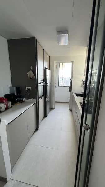 Sengkang Grand Residences, 86 Compassvale Bow, 3 Bedrooms, 1,055 sqft, Condominium For Sale, by Rayant Yeo, 500231002 - Kitchen - PropertyGuru.com.sg