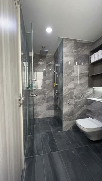 Sengkang Grand Residences, 86 Compassvale Bow, 3 Bedrooms, 1,055 sqft, Condominium For Sale, by Rayant Yeo, 500231002 - Bathroom - PropertyGuru.com.sg