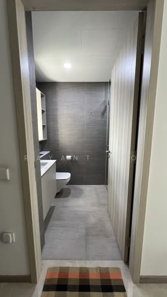 Sengkang Grand Residences, 86 Compassvale Bow, 3 Bedrooms, 1,055 sqft, Condominium For Sale, by Rayant Yeo, 500231002 - Bathroom - PropertyGuru.com.sg