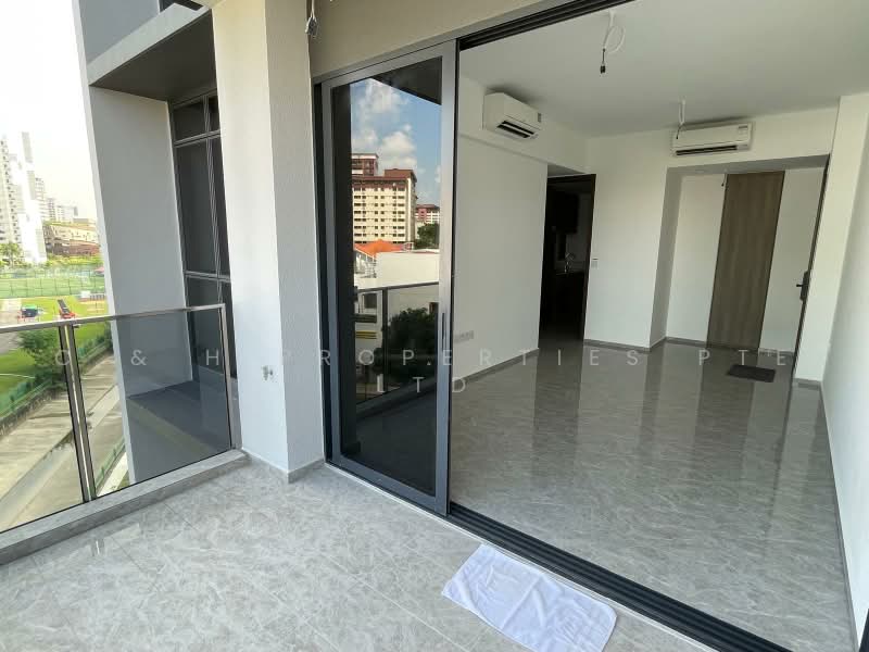 Bartley Vue, 8 Jalan Bunga Rampai, 3 Bedrooms, 947 sqft, Condominium For Sale, by JENNY, 500231008 - Balcony - PropertyGuru.com.sg