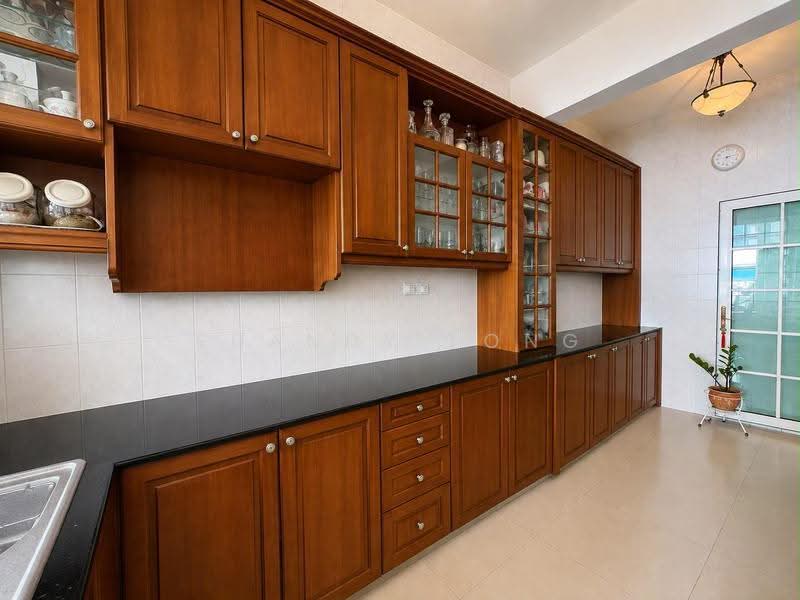 Serangoon Garden Estate, Cooling Close, Hougang / Punggol / Sengkang, 6 Bedrooms, 5,500 sqft, Semi-Detached House For Sale, by Shandy Tong, 500231015 - Dry Kitchen - PropertyGuru.com.sg