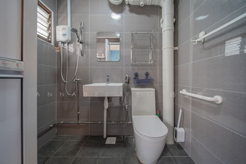551 Choa Chu Kang Street 52, 551 Choa Chu Kang Street 52, 4 Bedrooms, 1,281 sqft, HDB Flat For Sale, by Annabel Yeo 杨洁桦, 500231022 - Bathroom - PropertyGuru.com.sg