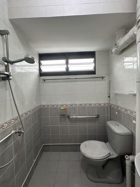 321 Ang Mo Kio Avenue 1, 321 Ang Mo Kio Avenue 1, 3 Bedrooms, 1,054 sqft, HDB Flat For Sale, by Chen Shu Huey, 500231023 - Bathroom - PropertyGuru.com.sg