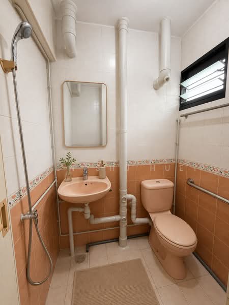 321 Ang Mo Kio Avenue 1, 321 Ang Mo Kio Avenue 1, Ang Mo Kio / Bishan / Thomson, 3 Bedrooms, 1,054 sqft, HDB Flat For Sale, by Chen Shu Huey, 500231023 - Bathroom - PropertyGuru.com.sg