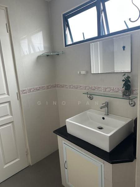 Palm Lodge, 4 Geylang Lor 37, Eunos / Geylang / Paya Lebar, Room Rental, 200 sqft, Condominium For Rent, by Gino Pan, 500231027 - Bathroom - PropertyGuru.com.sg