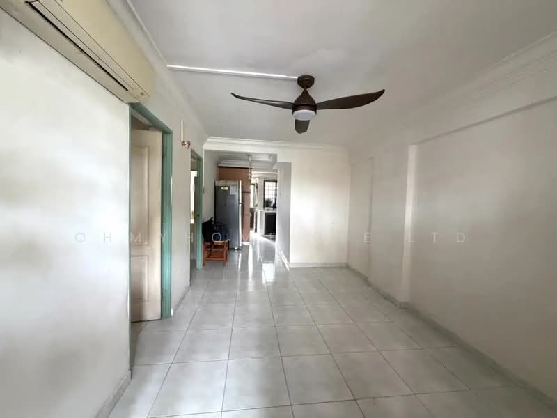 39 Circuit Road, 39 Circuit Road, 2 Bedrooms, 710 sqft, HDB Flat For Sale, by AMELIA SI, 500231037 - Living Room - PropertyGuru.com.sg