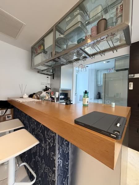 Vida, 5 Peck Hay Road, 2 Bedrooms, 1,227 sqft, Condominium For Rent, by Juliann Teo, 500231053 - Kitchen - PropertyGuru.com.sg