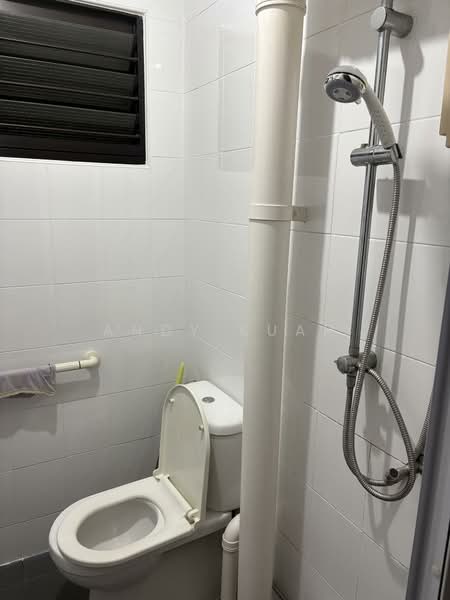 452 Ang Mo Kio Avenue 10, 452 Ang Mo Kio Avenue 10, Room Rental, 180 sqft, HDB Flat For Rent, by Andy Kuah, 500231054 - Bathroom - PropertyGuru.com.sg
