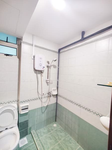 Changi Court, 708 Upper Changi Road East, Room Rental, 150 sqft, Condominium For Rent, by Graycin Wang Wei Ru, 500231061 - Bathroom - PropertyGuru.com.sg