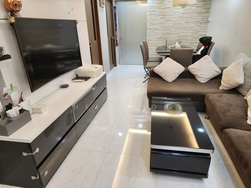 241 Jurong East Street 24, 241 Jurong East Street 24, 2 Bedrooms, 731 sqft, HDB Flat For Sale, by Sheila Wong, 500231072 - Living Room - PropertyGuru.com.sg