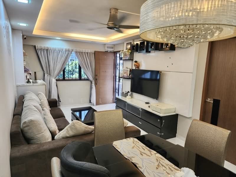 241 Jurong East Street 24, 241 Jurong East Street 24, 2 Bedrooms, 731 sqft, HDB Flat For Sale, by Sheila Wong, 500231072 - Living Room - PropertyGuru.com.sg