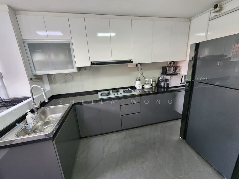 241 Jurong East Street 24, 241 Jurong East Street 24, 2 Bedrooms, 731 sqft, HDB Flat For Sale, by Sheila Wong, 500231072 - Kitchen - PropertyGuru.com.sg