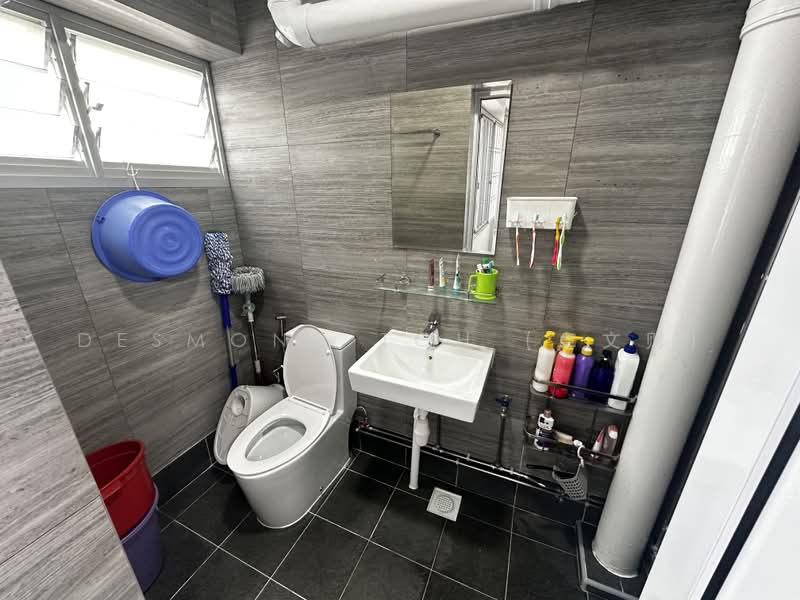 340 Choa Chu Kang Loop, 340 Choa Chu Kang Loop, 3 Bedrooms, 1,151 sqft, HDB Flat For Sale, by Desmond Toh (卓文财), 500231083 - Bathroom - PropertyGuru.com.sg