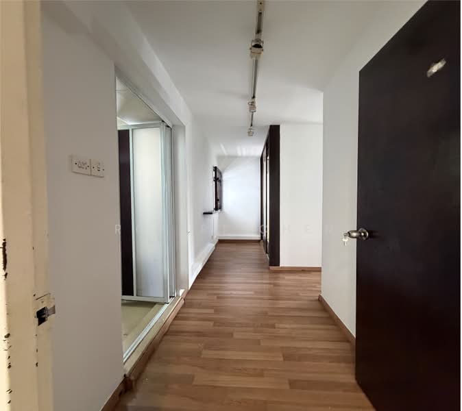 507C Wellington Circle, 507C Wellington Circle, 3 Bedrooms, 1,184 sqft, HDB Flat For Sale, by Robert Chen, 500231095 - Corridor - PropertyGuru.com.sg
