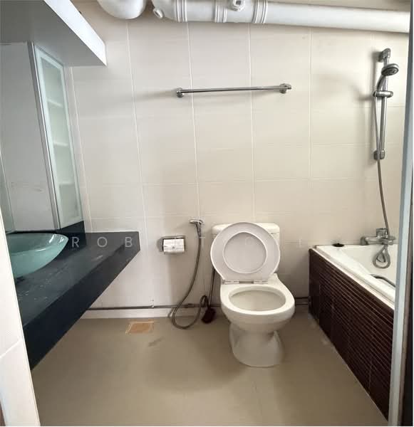 507C Wellington Circle, 507C Wellington Circle, 3 Bedrooms, 1,184 sqft, HDB Flat For Sale, by Robert Chen, 500231095 - Bathroom - PropertyGuru.com.sg