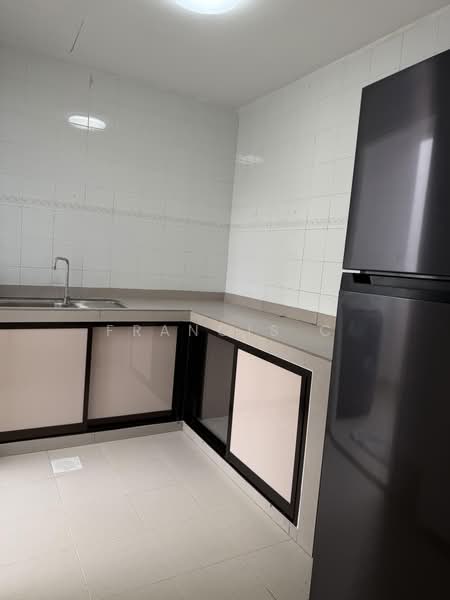 Moro Mansion, 3 Lorong 37 Geylang, 2 Bedrooms, 897 sqft, Apartment For Rent, by Francis C, 500231116 - Kitchen - PropertyGuru.com.sg