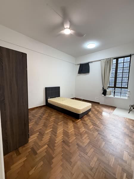 Moro Mansion, 3 Lorong 37 Geylang, 2 Bedrooms, 897 sqft, Apartment For Rent, by Francis C, 500231116 - Bedroom - PropertyGuru.com.sg