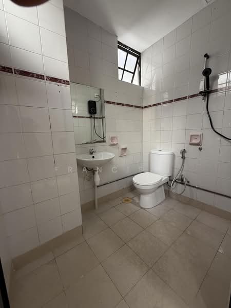 Moro Mansion, 3 Lorong 37 Geylang, 2 Bedrooms, 897 sqft, Apartment For Rent, by Francis C, 500231116 - Bathroom - PropertyGuru.com.sg