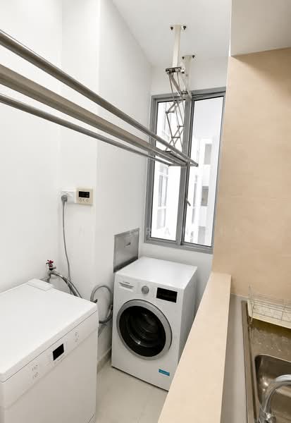 The Lakeshore, 31 Jurong West Street 41, 2 Bedrooms, 926 sqft, Condominium For Rent, by Jane Francis, 500231121 - Laundry Yard  - PropertyGuru.com.sg