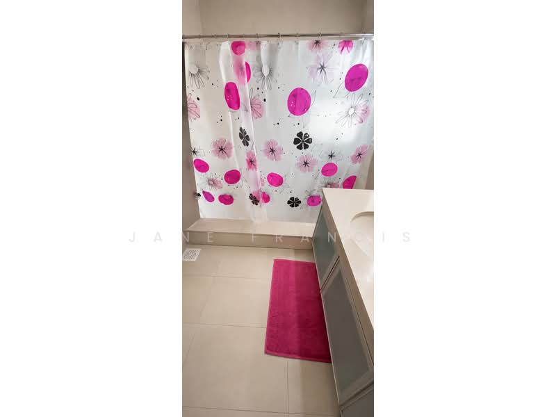 The Lakeshore, 31 Jurong West Street 41, 2 Bedrooms, 926 sqft, Condominium For Rent, by Jane Francis, 500231121 - Attached Bathroom - PropertyGuru.com.sg