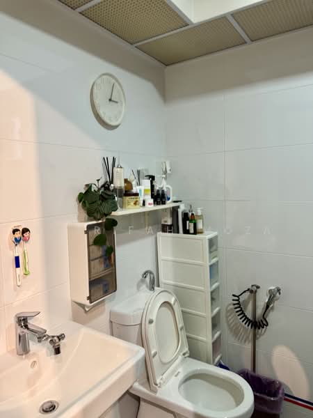 478B Yishun Street 44, 478B Yishun Street 44, 3 Bedrooms, 1,001 sqft, HDB Flat For Sale, by Sharifah Moza, 500231128 - Bathroom - PropertyGuru.com.sg