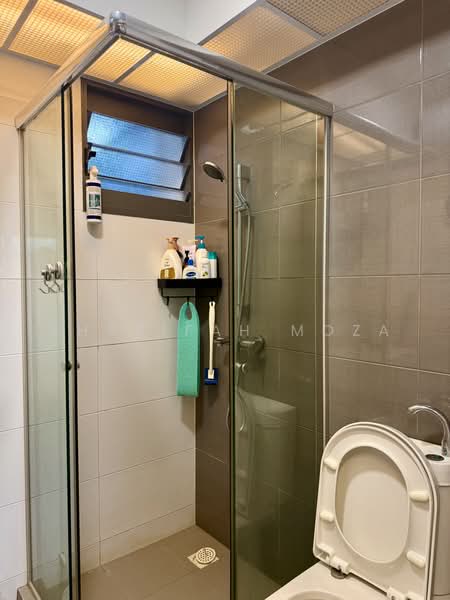 478B Yishun Street 44, 478B Yishun Street 44, 3 Bedrooms, 1,001 sqft, HDB Flat For Sale, by Sharifah Moza, 500231128 - Common Bathroom - PropertyGuru.com.sg