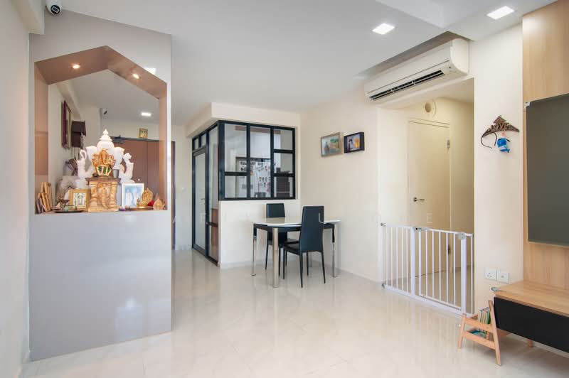 489A Choa Chu Kang Avenue 5, 489A Choa Chu Kang Avenue 5, 3 Bedrooms, 1,001 sqft, HDB Flat For Sale, by Shafik Yusope, 500231129 - Living Room - PropertyGuru.com.sg