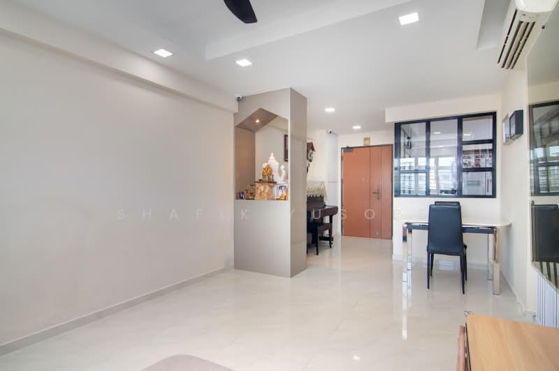 489A Choa Chu Kang Avenue 5, 489A Choa Chu Kang Avenue 5, 3 Bedrooms, 1,001 sqft, HDB Flat For Sale, by Shafik Yusope, 500231129 - Living Room - PropertyGuru.com.sg