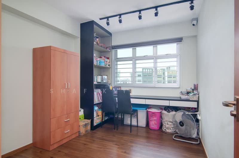 489A Choa Chu Kang Avenue 5, 489A Choa Chu Kang Avenue 5, 3 Bedrooms, 1,001 sqft, HDB Flat For Sale, by Shafik Yusope, 500231129 - Study - PropertyGuru.com.sg