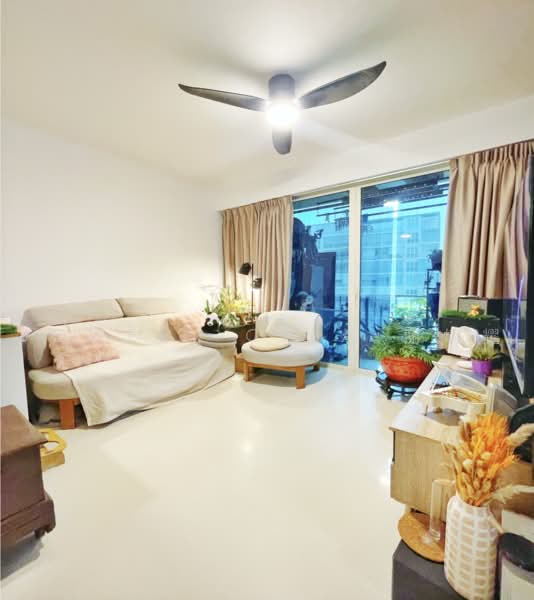 Watercolours, 21 Pasir Ris Link, 3 Bedrooms, 969 sqft, Executive Condominium For Sale, by Jowell Chia 谢炳耀, 500231132 - Living Room - PropertyGuru.com.sg