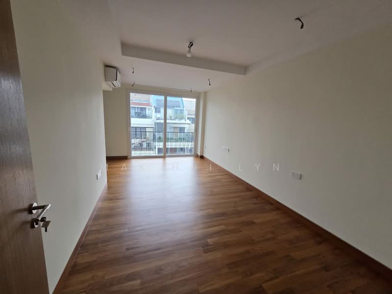 Just TOP! Brand New 2.5 Storey Inter-Terrace with Mezzanine & Private Lift in Opera Estate, Norma Terrace, 5 Bedrooms, 4,200 sqft, Terraced House For Sale, by Mak Hui Lyn, 500231140 - Living Room - PropertyGuru.com.sg