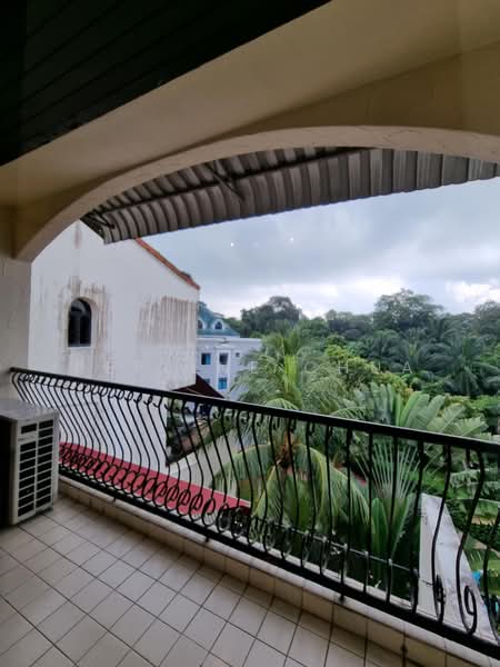 Point Loma, 30 Shelford Road, 4 Bedrooms, 3,262 sqft, Apartment For Rent, by Perline Chua, 500231144 - Balcony - PropertyGuru.com.sg