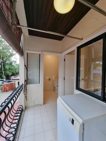 Point Loma, 30 Shelford Road, 4 Bedrooms, 3,262 sqft, Apartment For Rent, by Perline Chua, 500231144 - Bathroom - PropertyGuru.com.sg