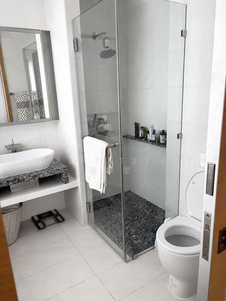 The Residences at W Sentosa Cove, 1 Ocean Way, 2 Bedrooms, 1,259 sqft, Condominium For Rent, by Timothy Tjendra 曾華堃, 500231152 - Bathroom - PropertyGuru.com.sg